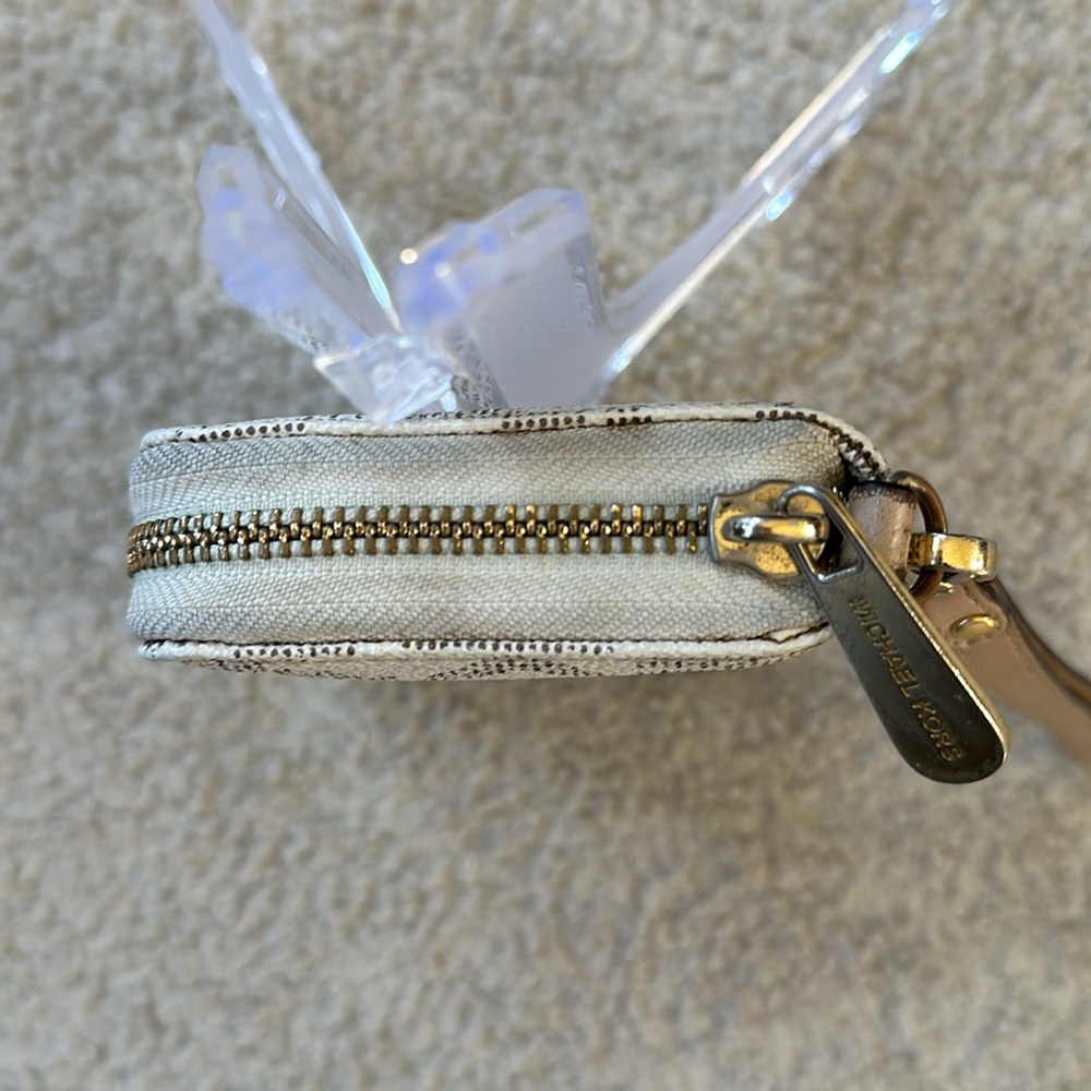 MK Signature Logo Long Wallet / Wristlet - Picture 9 of 17